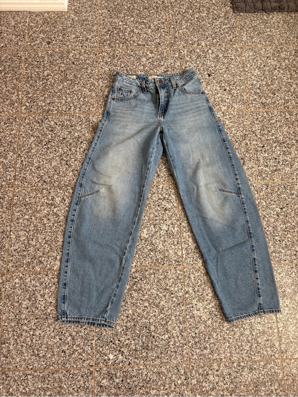 Levi’s - Women’s Baggy Dad Barrel Jeans